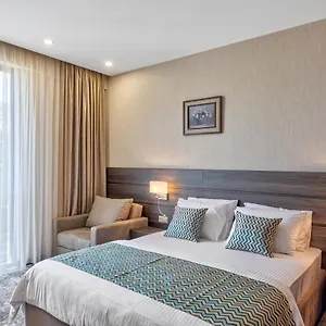 4* מלון Vinum